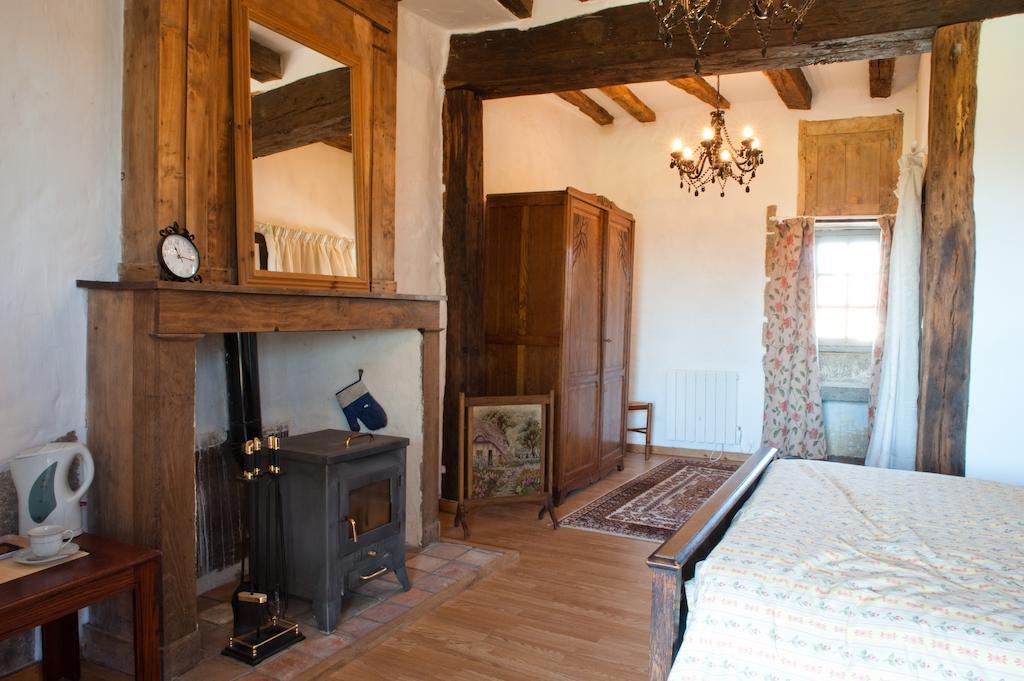 L'Ancien Presbytere Chambres D'Hote Ou Gite Le Dorat Habitación foto