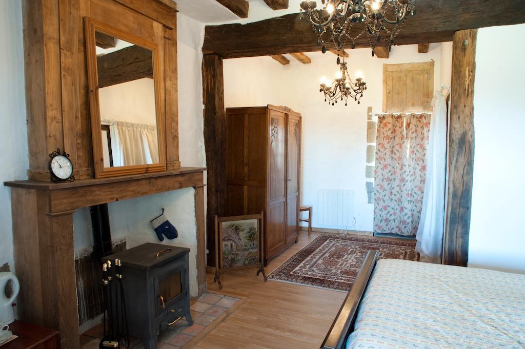 L'Ancien Presbytere Chambres D'Hote Ou Gite Le Dorat Habitación foto